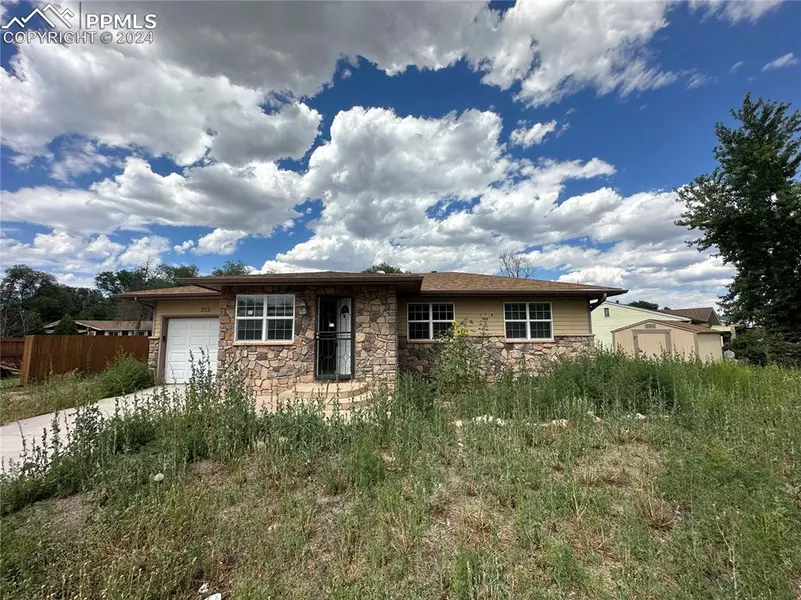 315 Linda Vista DR, Fountain, CO 80817