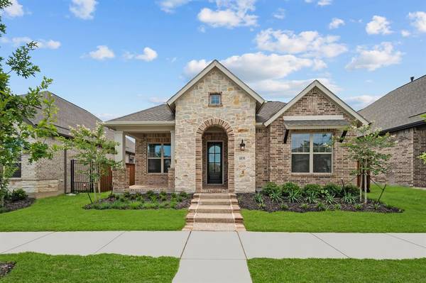 4838 Cypress Thorn Drive, Arlington, TX 76005