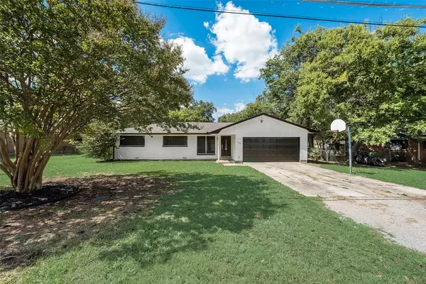 Howe, TX 75459,816 Maple Street