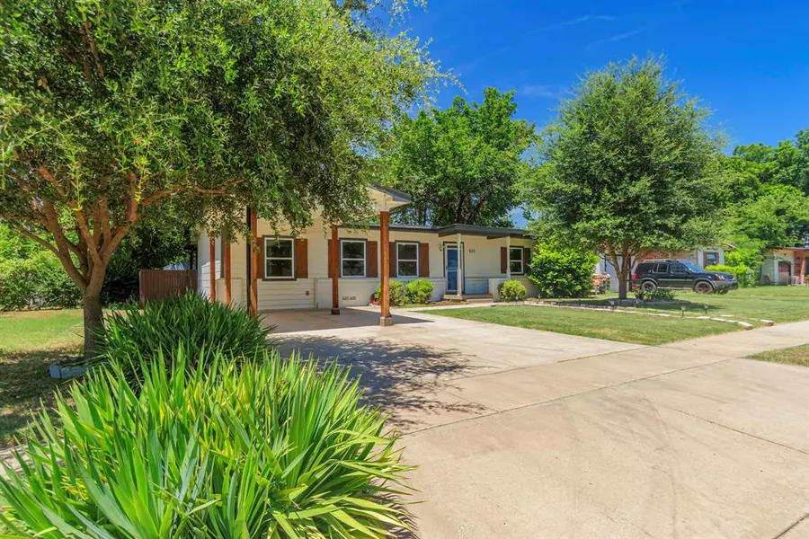 803 Forrestal Drive, Arlington, TX 76010