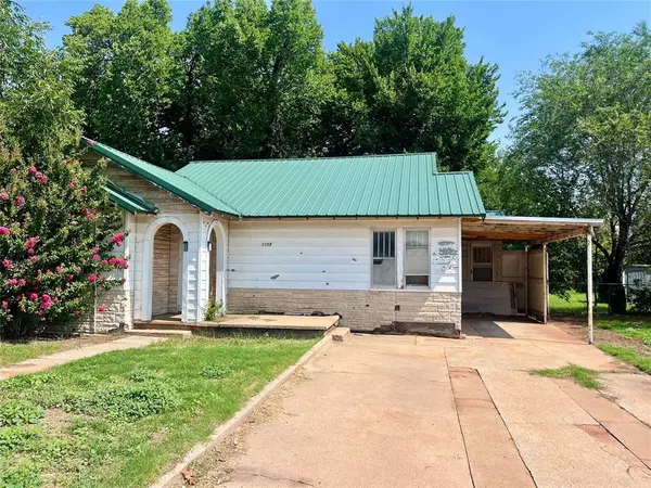 1107 W 2nd Street,  Elk City,  OK 73644