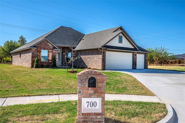 700 Black Mesa Court, Yukon, OK 73099