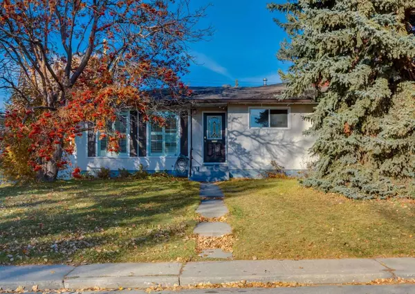 7 Culver RD Northwest, Calgary, AB T2L 0L6