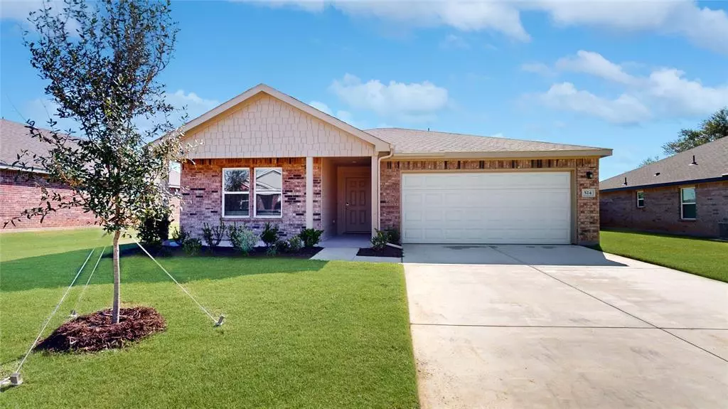 524 Jameson Street, Springtown, TX 76082