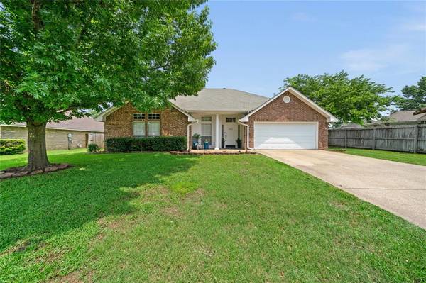 1622 Waterton Circle, Whitehouse, TX 75791