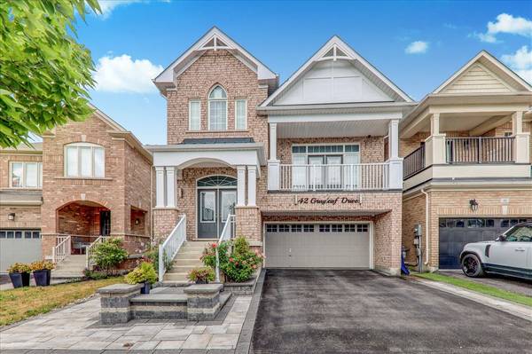 42 Grayleaf DR, Whitchurch-stouffville, ON L4A 0C4