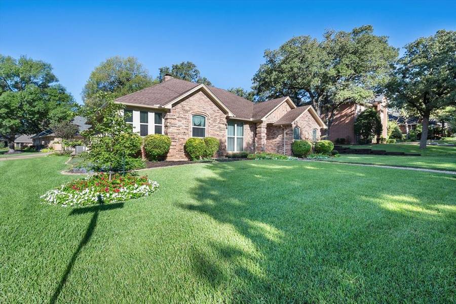 801 Muirfield Drive, Mansfield, TX 76063