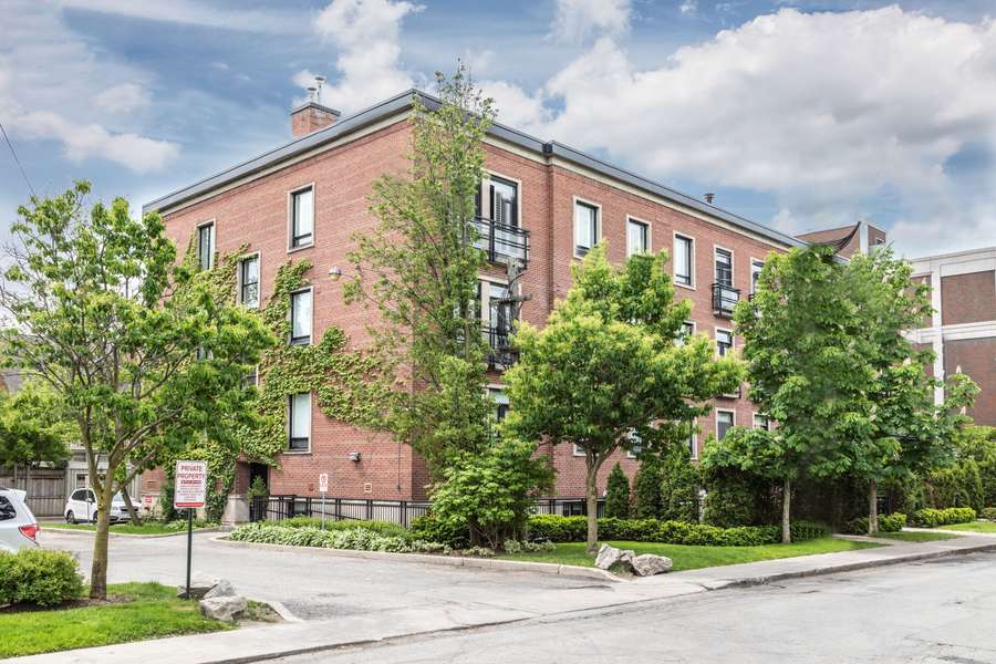 33 Price ST #34, Toronto C09, ON M4W 1Z1