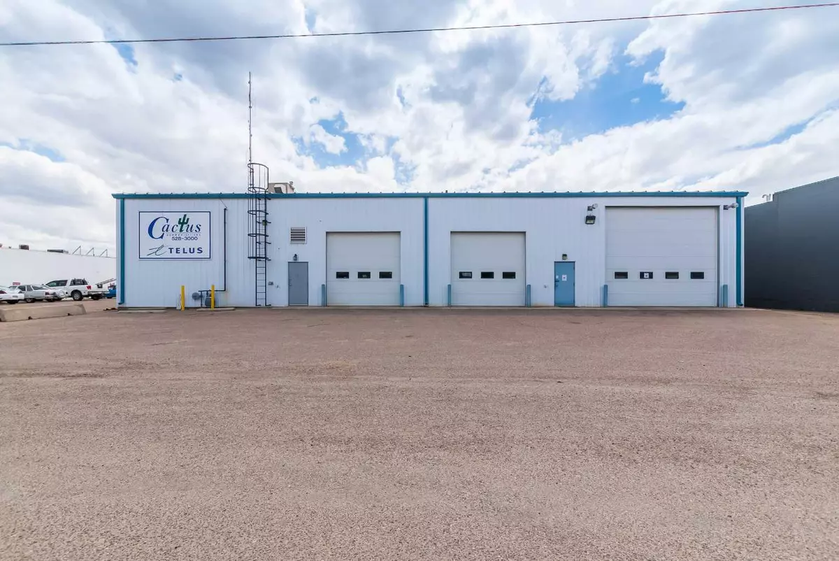 Medicine Hat, AB T1A4X1,662 16 ST Southwest