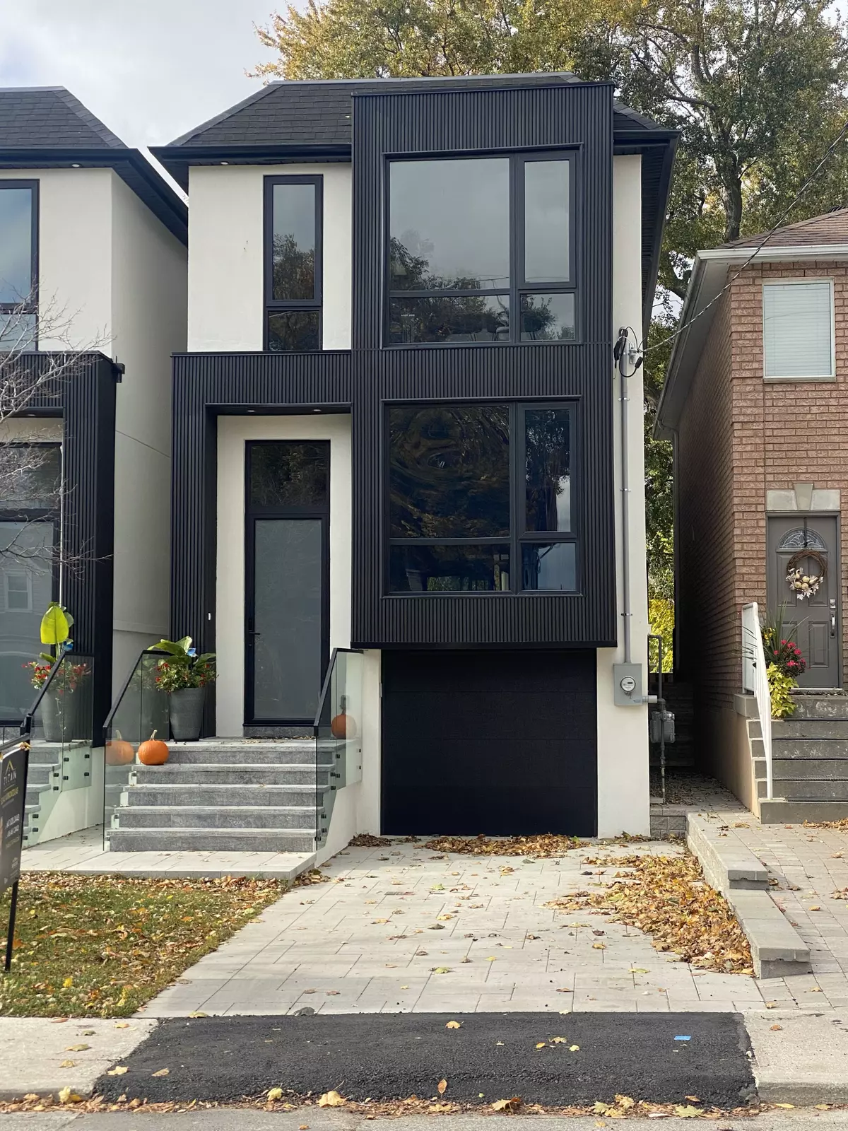 Toronto E03, ON M4J 4G8,46B Leroy AVE