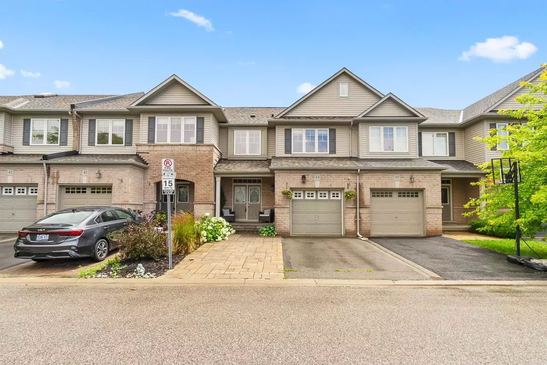 Oakville, ON L6M 0M3,2019 Trawden WAY #44