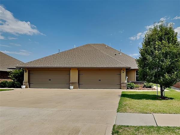 11205 Coachmans Road, Yukon, OK 73099