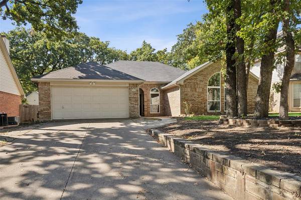 527 Woodhill Court, Grapevine, TX 76051