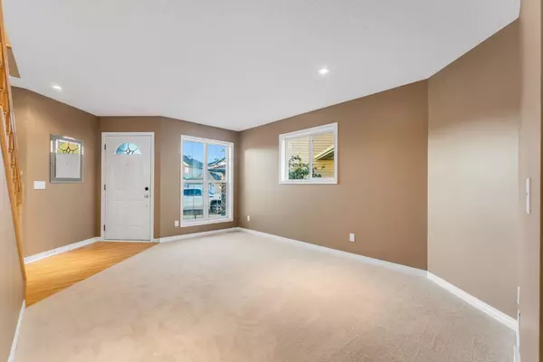 Calgary, AB T3K 5C2,42 Panorama Hills Mews NW