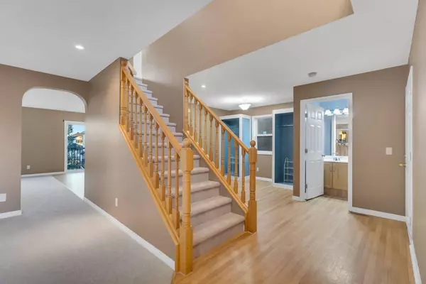 Calgary, AB T3K 5C2,42 Panorama Hills Mews NW