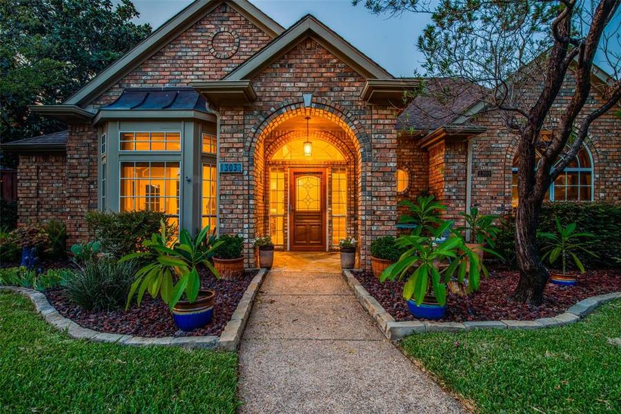 1303 Royal Palm Lane, Carrollton, TX 75007