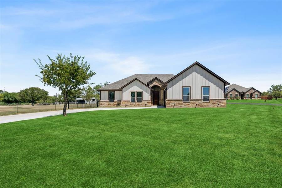 4824 Wagon Wheel Road, Joshua, TX 76058