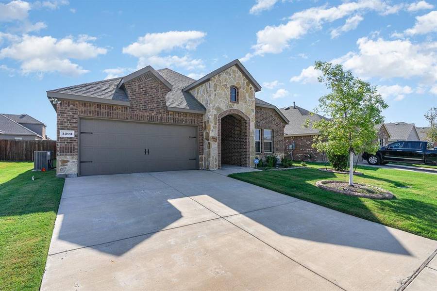 1203 Noble Stead Trail, Princeton, TX 75407