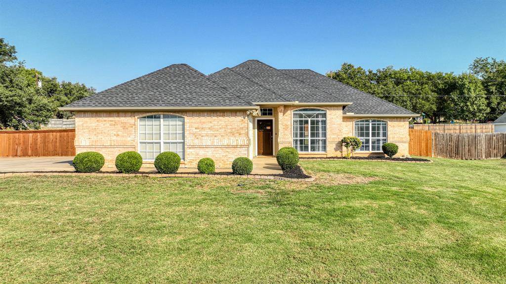 115 Meadow Creek Drive, Weatherford, TX 76085