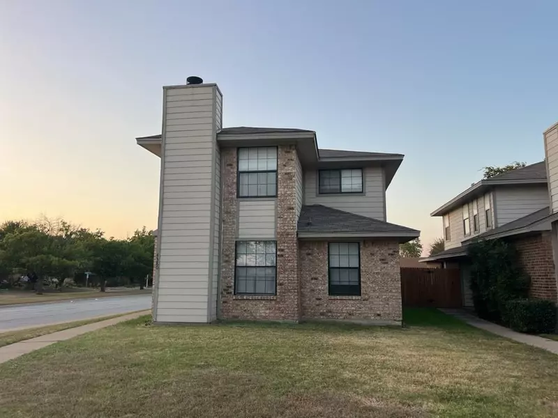 4380 Hulen Circle E, Fort Worth, TX 76133