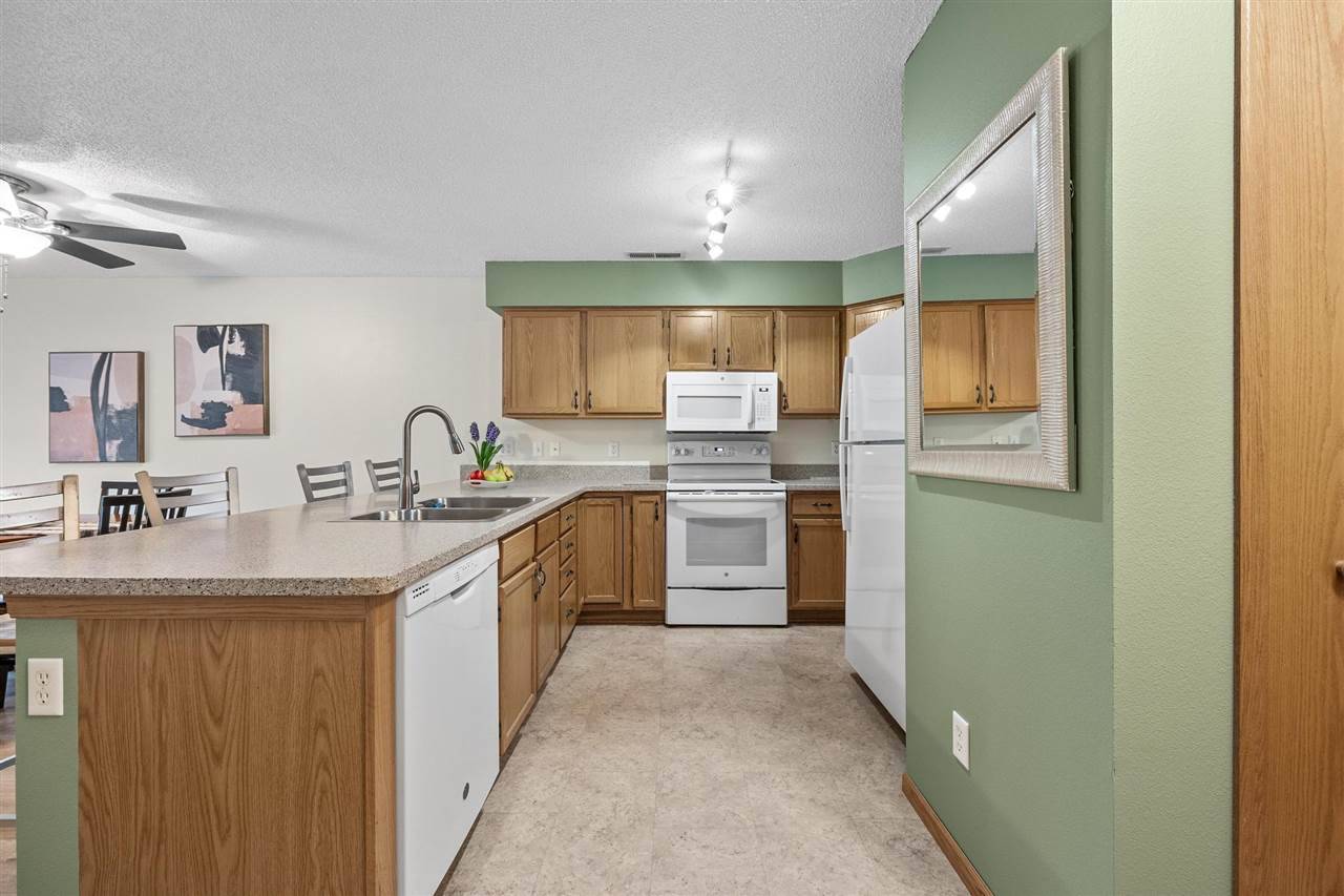 Iowa City, IA 52246,538 West Side Dr