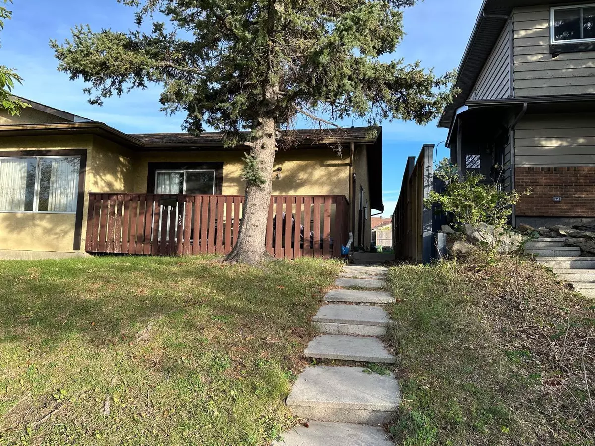 Calgary, AB T3K 1B4,8426 Berkley RD NW