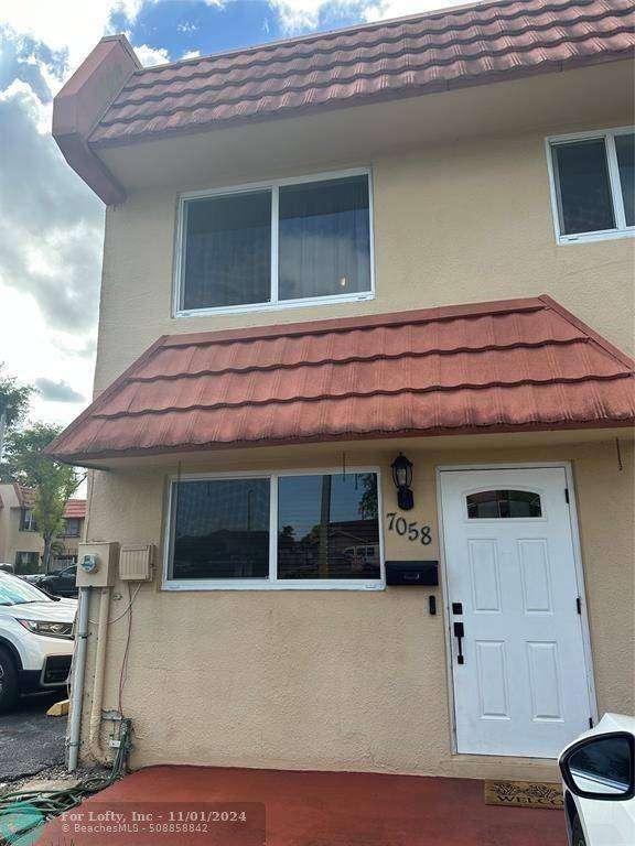 Hialeah, FL 33015,7058 NW 169th St  #7058