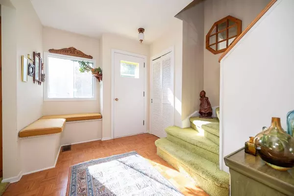 Deep River, ON K0J 1P0,26 RUTHERFORD AVE