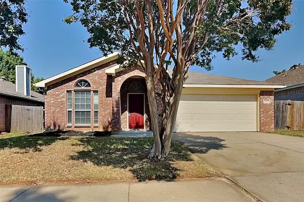 5731 Vandalia Trail, Arlington, TX 76017