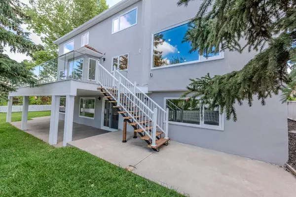 Calgary, AB T3H 2E3,40 Patterson Rise SW