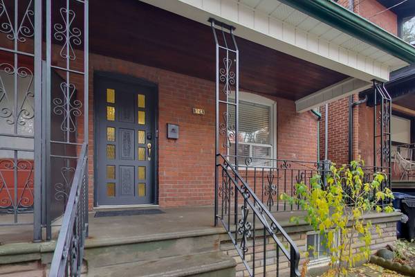 32A Arlington AVE, Toronto C02, ON M6G 3K8