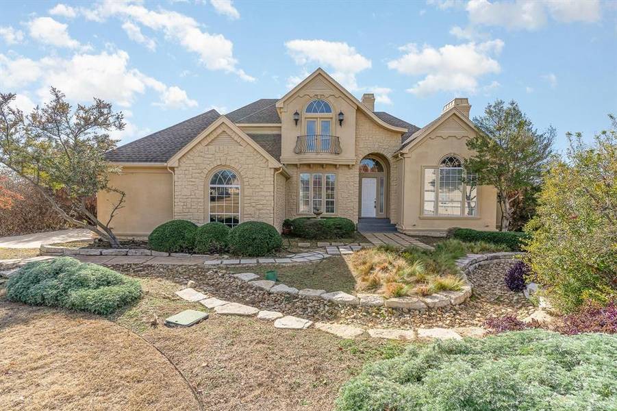 1028 Cove Meadow Court, Grand Prairie, TX 75104