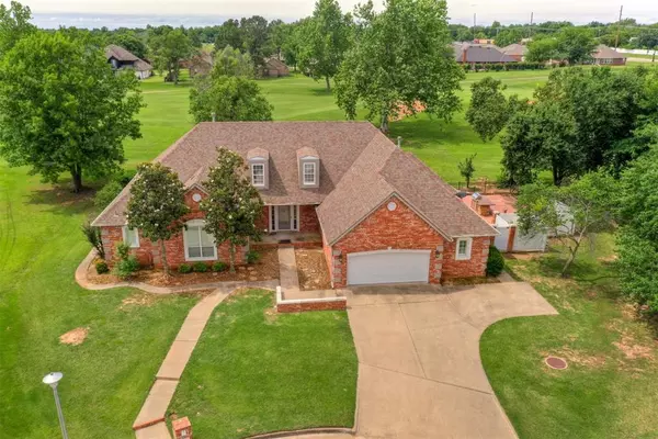 2311 Robinwood Circle, Shawnee, OK 74801