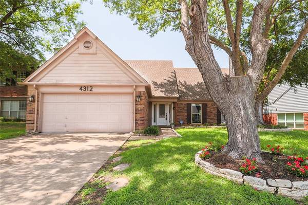 4312 Kenwood Drive, Grapevine, TX 76051