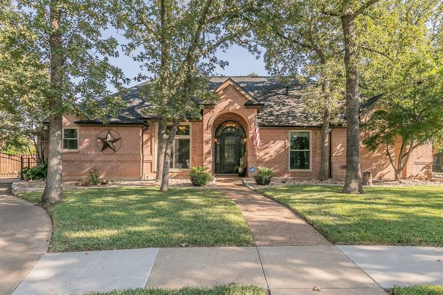 805 Willow Court, Keller, TX 76248