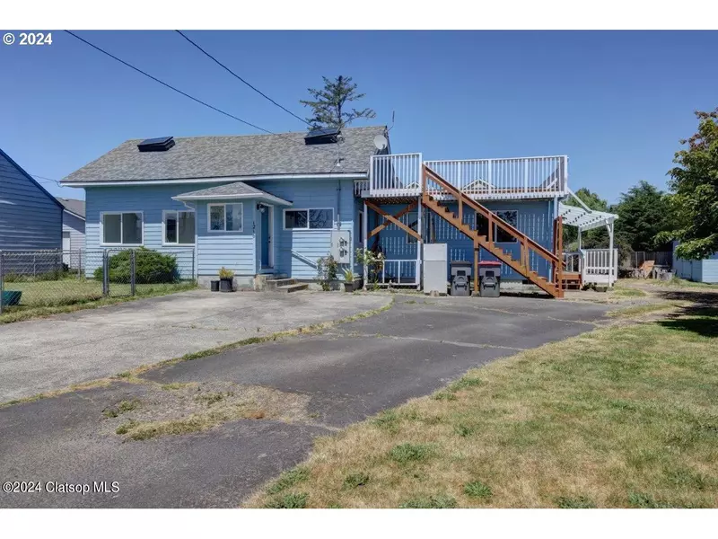 1216 AVENUE F, Seaside, OR 97138