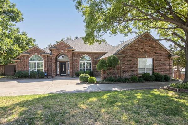 7900 Bridlewood Drive, North Richland Hills, TX 76182