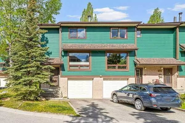 236 Kluane ST, Banff, AB T1L 1C3