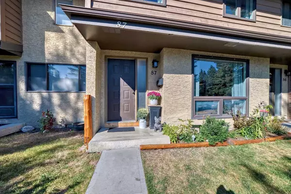 Calgary, AB T2V 4N7,2300 Oakmoor DR SW #87