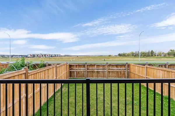 Calgary, AB T2X 4R2,215 Creekstone WAY Southwest