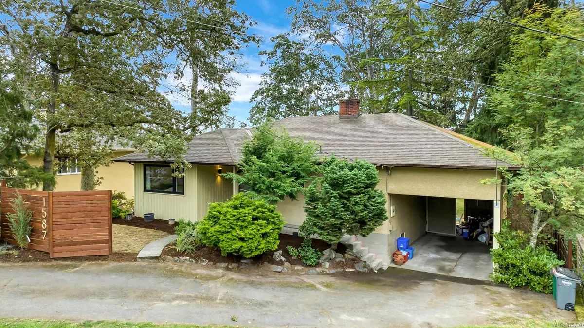 Saanich, BC V8P 1P3,1587 Sonria Pl