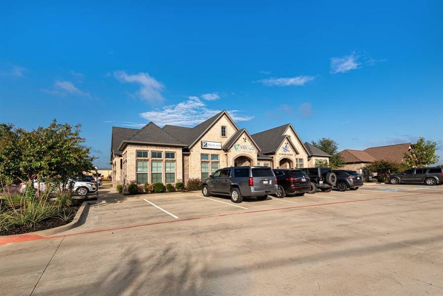 2591 N Highway 77 #105, Waxahachie, TX 75165