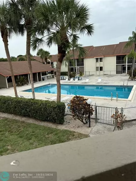 5498 Courtyard Dr  #5498, Margate, FL 33063