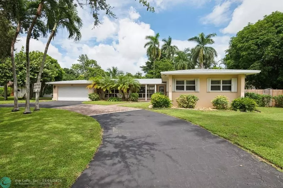 812 Holly Ln, Plantation, FL 33317