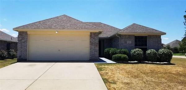 100 Commonwealth Circle, Waxahachie, TX 75165