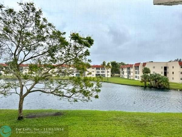 2700 W Sunrise Lakes Dr  #208, Sunrise, FL 33322