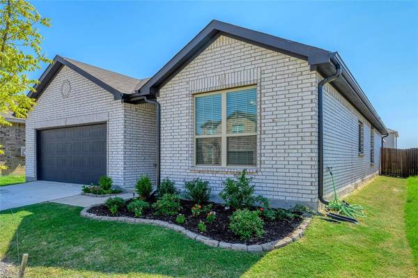 Van Alstyne, TX 75495,931 Hurstwood Drive