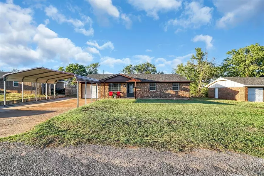 110 Bluestem Street, Weatherford, OK 73096