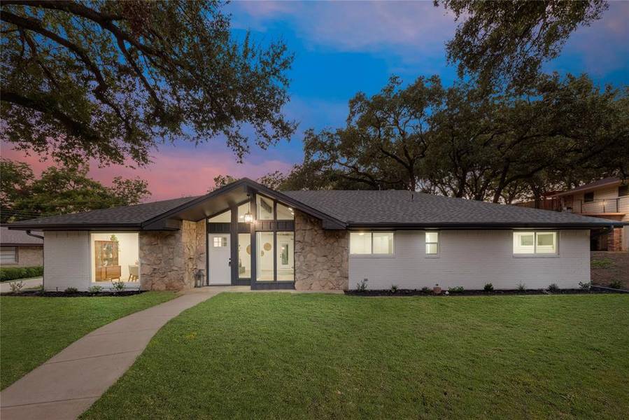 1202 Springwood Court, Euless, TX 76040