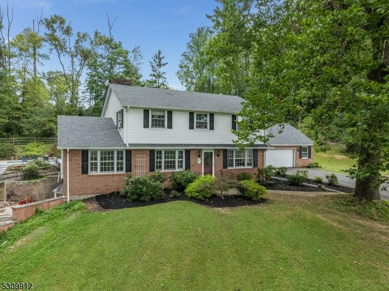 7 Hillbrook Ln, Holland Twp., NJ 08848